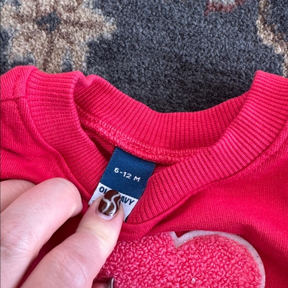 Old navy sweatshirt and pants set sz 6-12 months - Picture 3 of 5